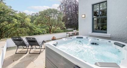 Captivating 4-bed House in Killin