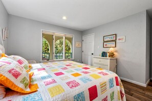 4 habitaciones, tabla de planchar con plancha, wifi y ropa de cama