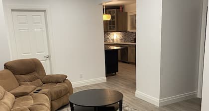 Peaceful getaway just 2 min walk t the lake