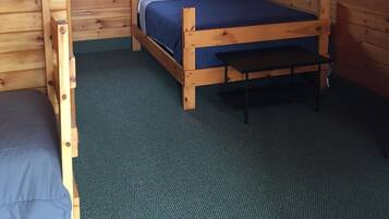 6 bedrooms, free WiFi, bed sheets