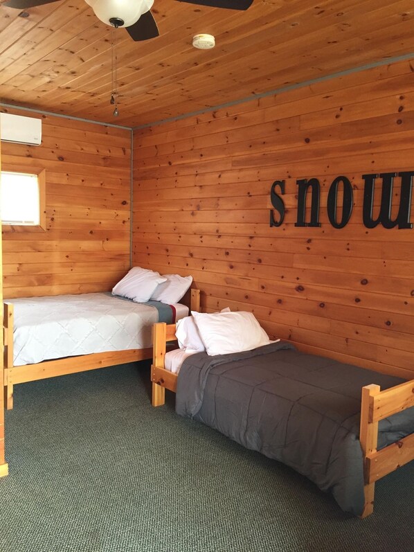 6 bedrooms, free WiFi, bed sheets