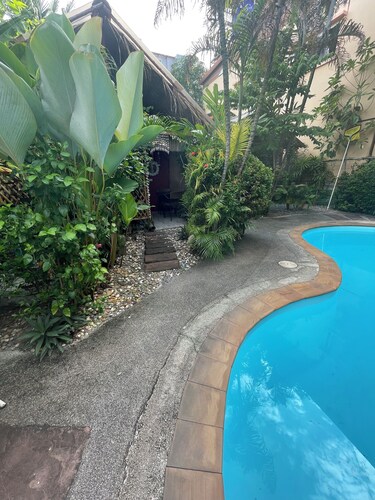 Leon Oasis 3 Bungalow Piscine près de la plage de Nai Harn, Rawai.