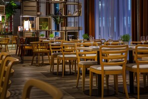 Restaurant - IntercityHotel Geneva (Vernier)