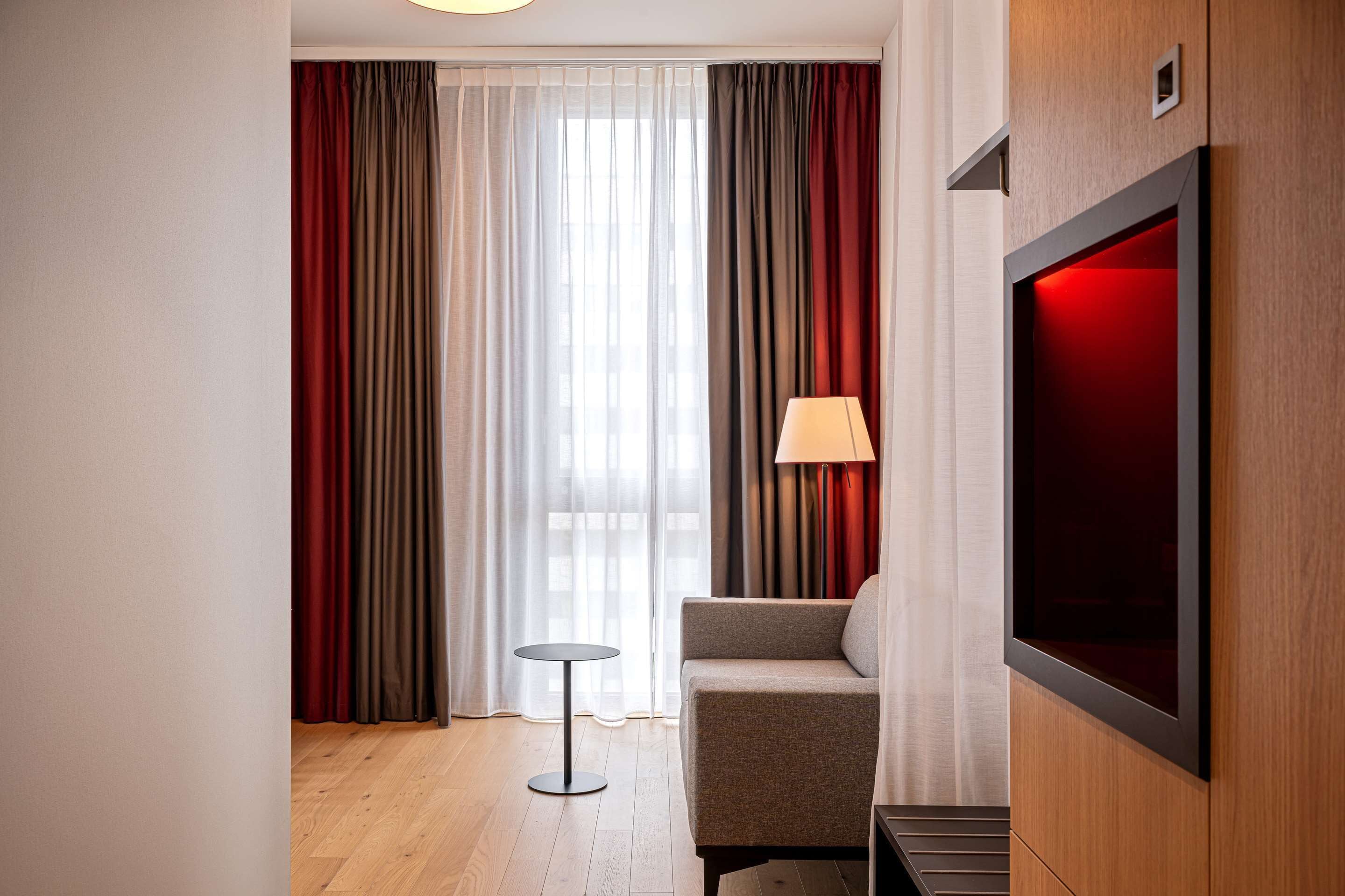 junior suite | 1 bedroom, minibar, in-room safe, desk