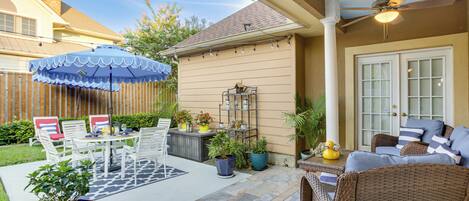 Outdoor dining