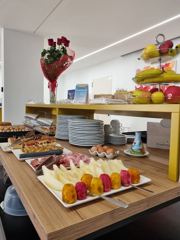 Free daily buffet breakfast - Aria di Mare (San Vito Lo Capo)