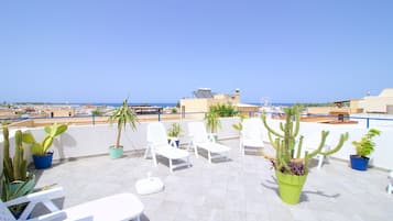 Sun deck