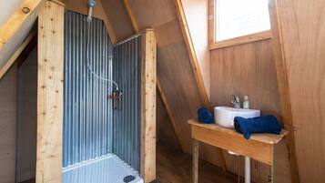 Tent (Dragonfly Wigwam) | Bathroom | Towels