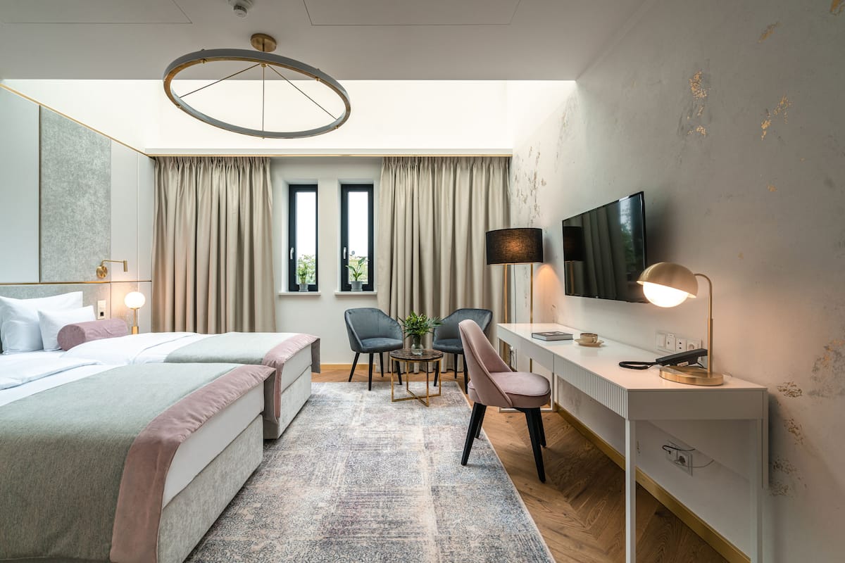 Phòng đôi Premier | Bộ đồ giường kháng dị ứng, nệm có lớp đệm bông, minibar 