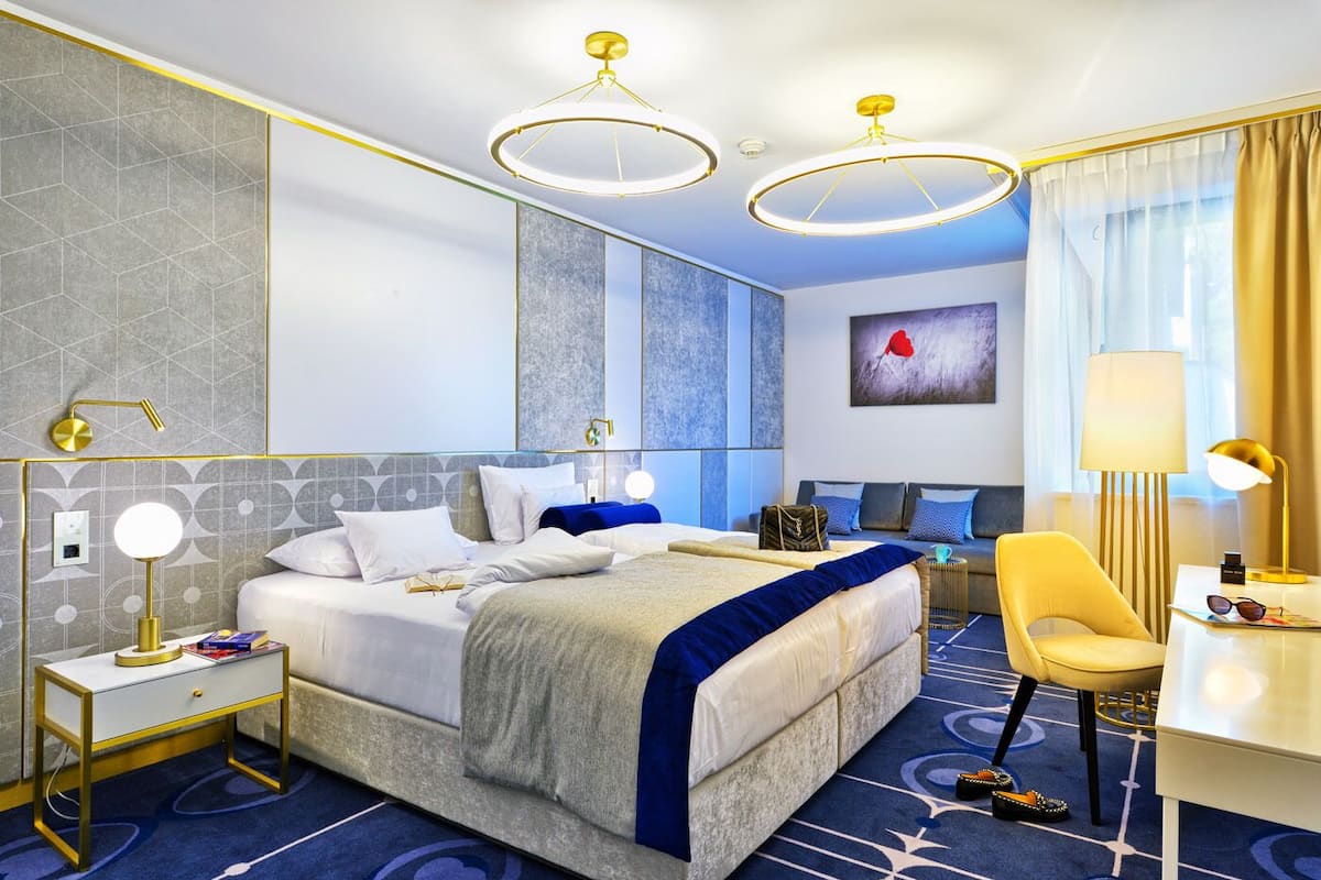 Phòng dành cho gia đình | Bộ đồ giường kháng dị ứng, nệm có lớp đệm bông, minibar 