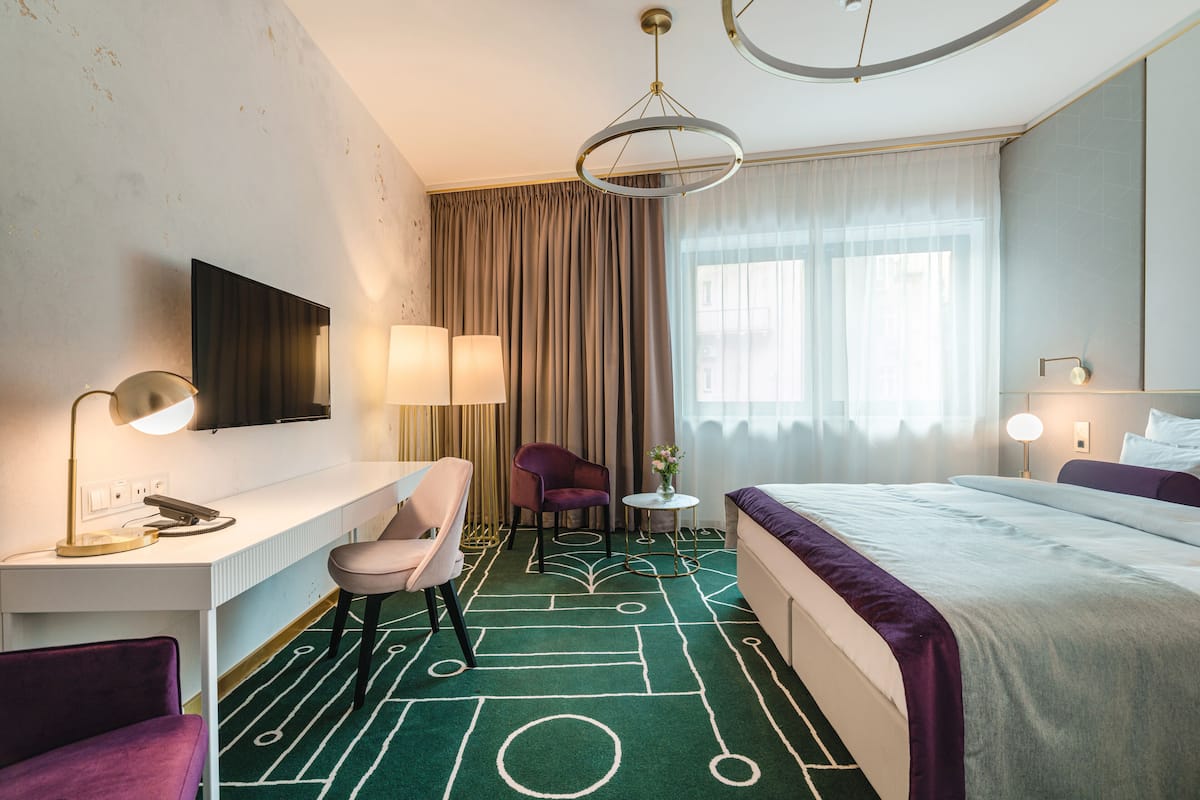 Camera Deluxe con letto matrimoniale o 2 letti singoli | 1 camera, biancheria da letto ipoallergenica, minibar