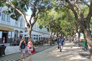 Outdoor dining - Chill Garden Apartment (Funchal)