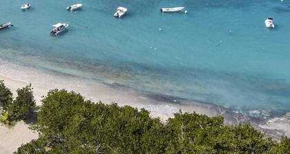 The Hideaway Hull Bay