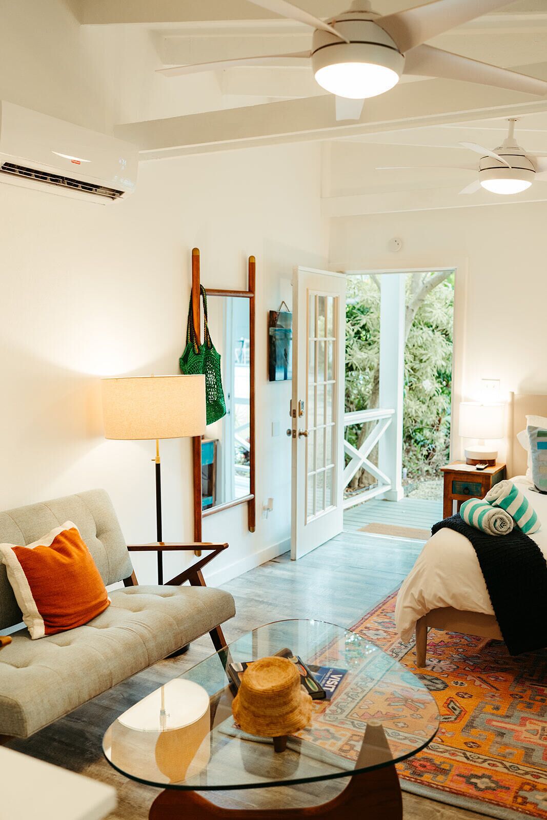 Premium Room, 1 Queen Bed, Courtyard View | Premium bedding, in-room safe, travel crib, free WiFi