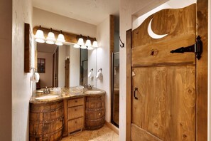 Bathtub, hair dryer, towels