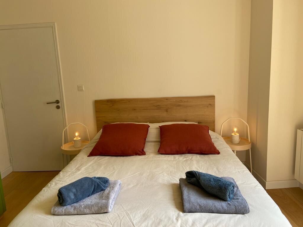 2 slaapkamers, een strijkplank/strijkijzer, gratis wifi, beddengoed