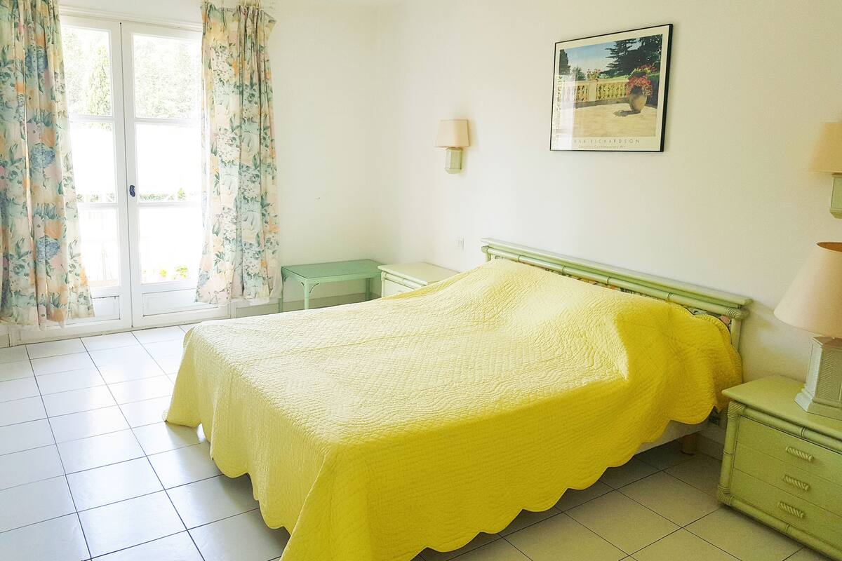 Superior Room | Free WiFi, bed sheets