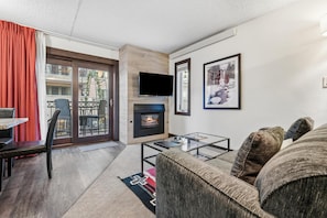 Studio, 1 grand lit et 1 canapé-lit (Lift House Lodge, Close to Gondola, P) | Coin séjour