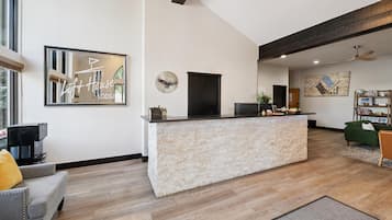 Studio, 1 queensize-seng med sovesofa (Lift House Lodge, Close to Gondola, P) | Lobby