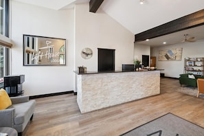 Studio, 1 grand lit et 1 canapé-lit (Lift House Lodge, Close to Gondola, P) | Hall