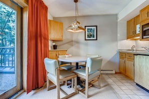 Studio, 1 giường cỡ queen và sofa giường (Lift House Lodge, Pet Friendly Studio) | Bếp riêng