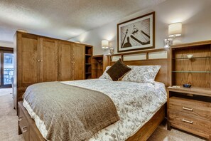 Studio, 1 Queen-Bett und Schlafsofa (Lift House Lodge, Remodeled Downtown )