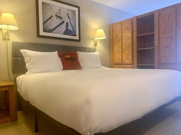 Lift House Lodge, Vail Lionshead Studio Condo, Walk To Gondola - Vail, CO