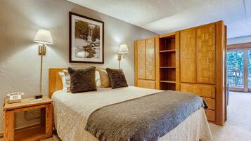 Estúdio, 1 cama Queen e sofá-cama (Lift House Lodge, Vail Lionshead Stud) | Roupa de cama