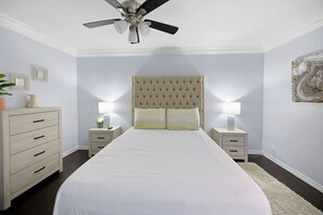 3 habitaciones, escritorio, tabla de planchar con plancha y wifi gratis