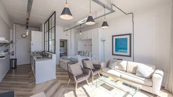 Basic Apartment, 1 Queen Bed | Property grounds