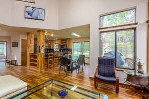 Interior - Skyl08 - Charming Condo with AC, Updated Kitchen (Sunriver)
