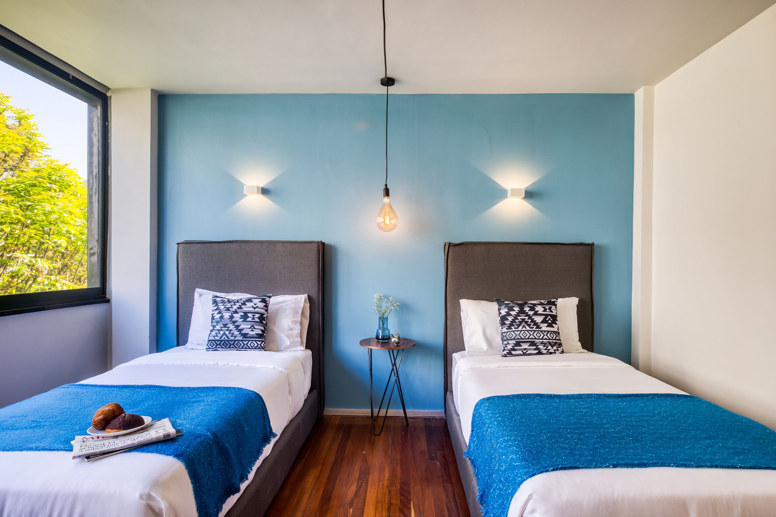 Two-Bedroom Apartment | Décor unique, espace de travail pour ordinateurs portables
