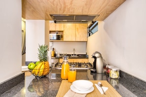 Loft with Private Terrace | Private kitchen | Fridge, microwave, stovetop, toaster - ULIV Parque México (Mexico City)