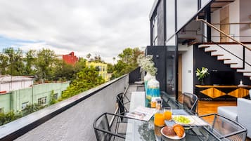 Luxury Penthouse with Terrace | Terrace/patio