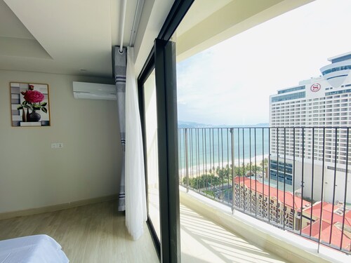 Gold Coast Beach and City View, Best Mattress for Traveler