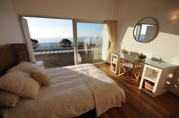 4 bedrooms, iron/ironing board, travel crib, free WiFi - Villa 257 Modern Villa w/ Covered Pool and SeaView (Caminha)