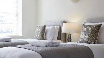 Premium Apartment | Iron/ironing board, free WiFi