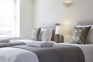 Premium Apartment | Iron/ironing board, free WiFi