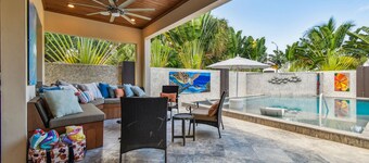 Modern Pool House Oasis