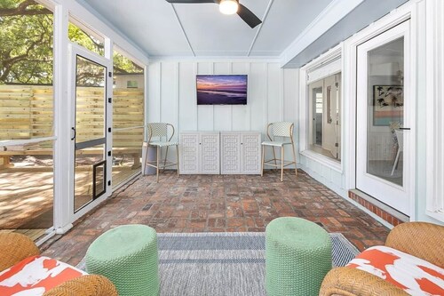 Winter rate/ heated pool at Mint Julep....Mint Julep on beautiful Saint Simons Island- sleeps 12