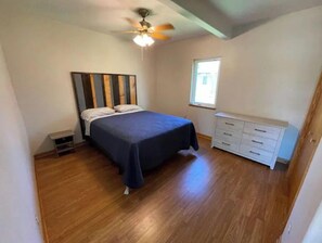 4 室のベッドルーム、WiFi