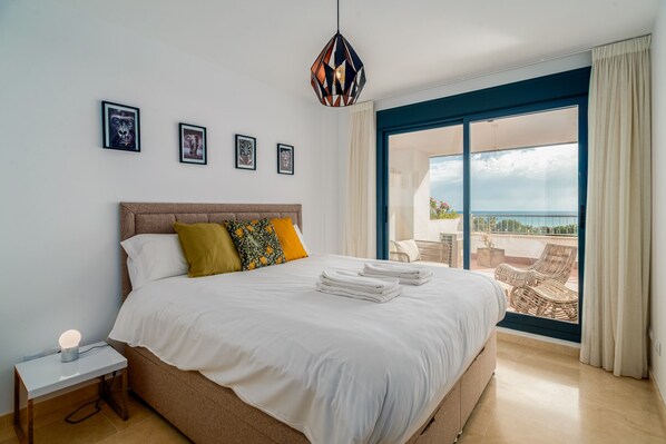 2 makuuhuonetta, silitysrauta/-lauta, ilmainen Wi-Fi