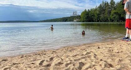 Historic Wolfeboro Home one block to Village