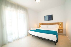 3 bedrooms, iron/ironing board, Internet