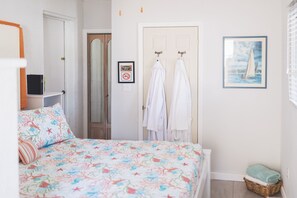 Studio | Iron/ironing board - Coconut Palm Hideaway (Nassau)