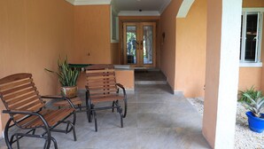 Exterior - Coconut Palm Hideaway (Nassau)
