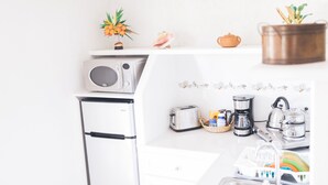 Studio | Private kitchenette - Coconut Palm Hideaway (Nassau)