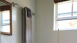 Bathroom - Coconut Palm Hideaway (Nassau)