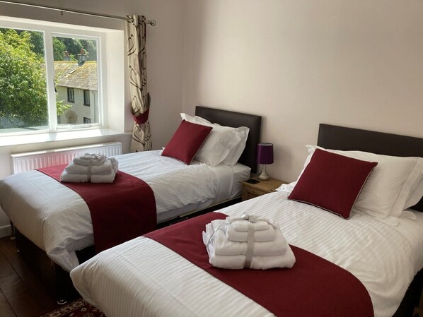 Iron/ironing board, internet, bed sheets