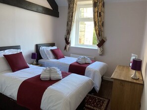 Iron/ironing board, internet, bed sheets
